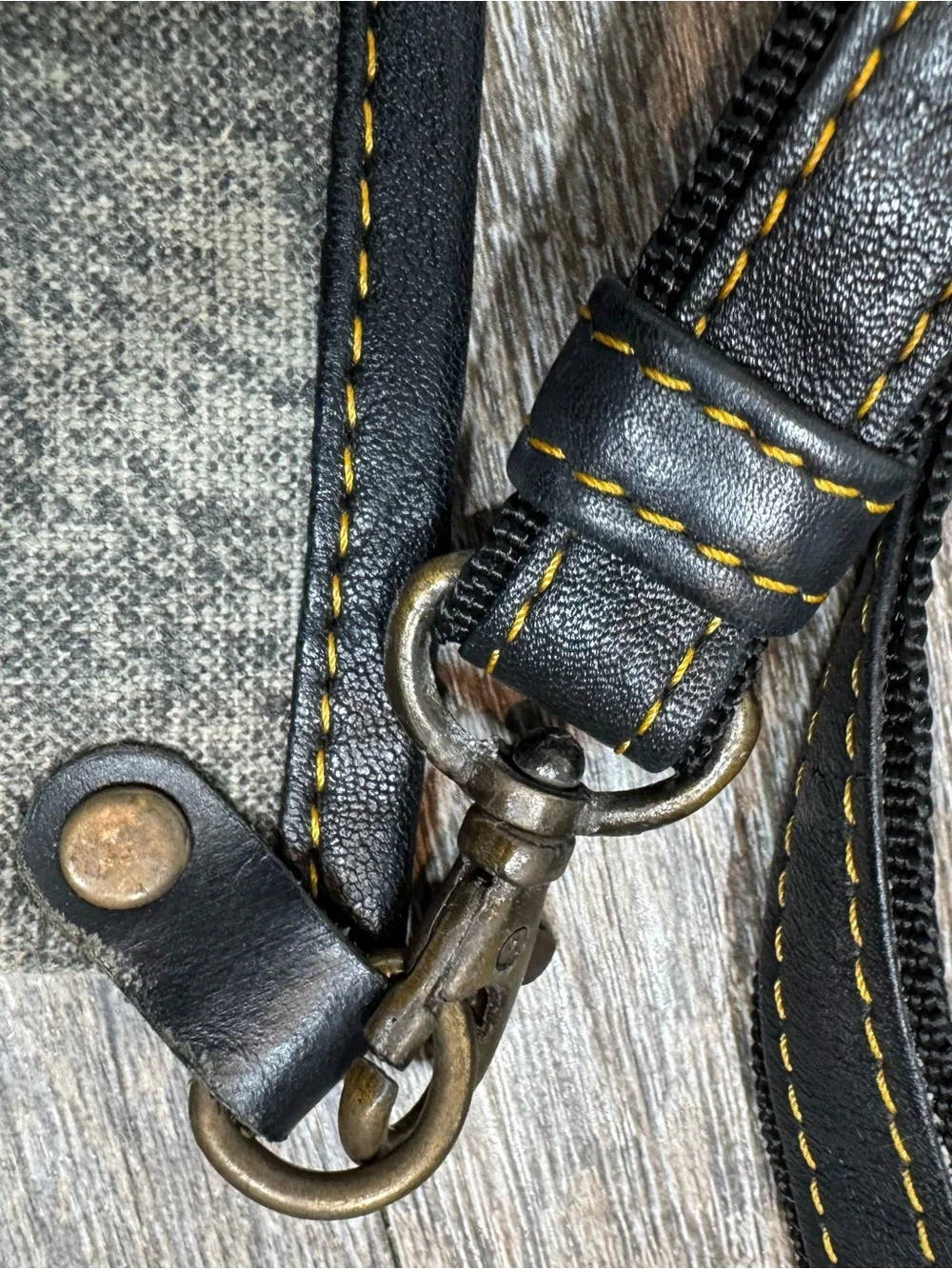 Men's Leather Patchwork Crossbody Pouch - Black and Gray